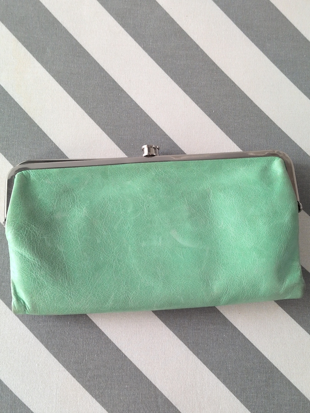 HOBO Lauren Clutch Green